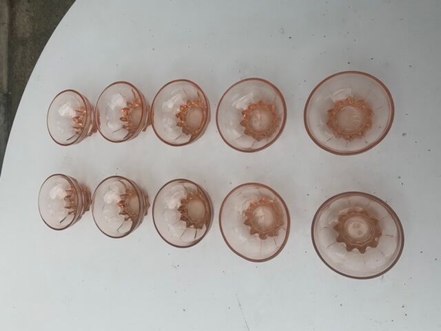 10 coupes à champagne en verre rose vintage