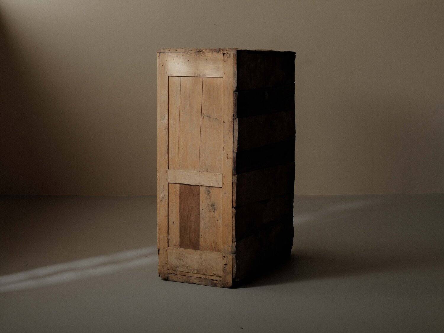 Petit meuble paysan en bois massif, vers 1900