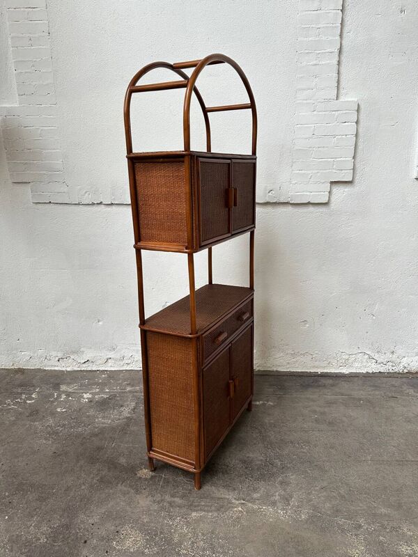 Étagère, bibliothèque en rotin