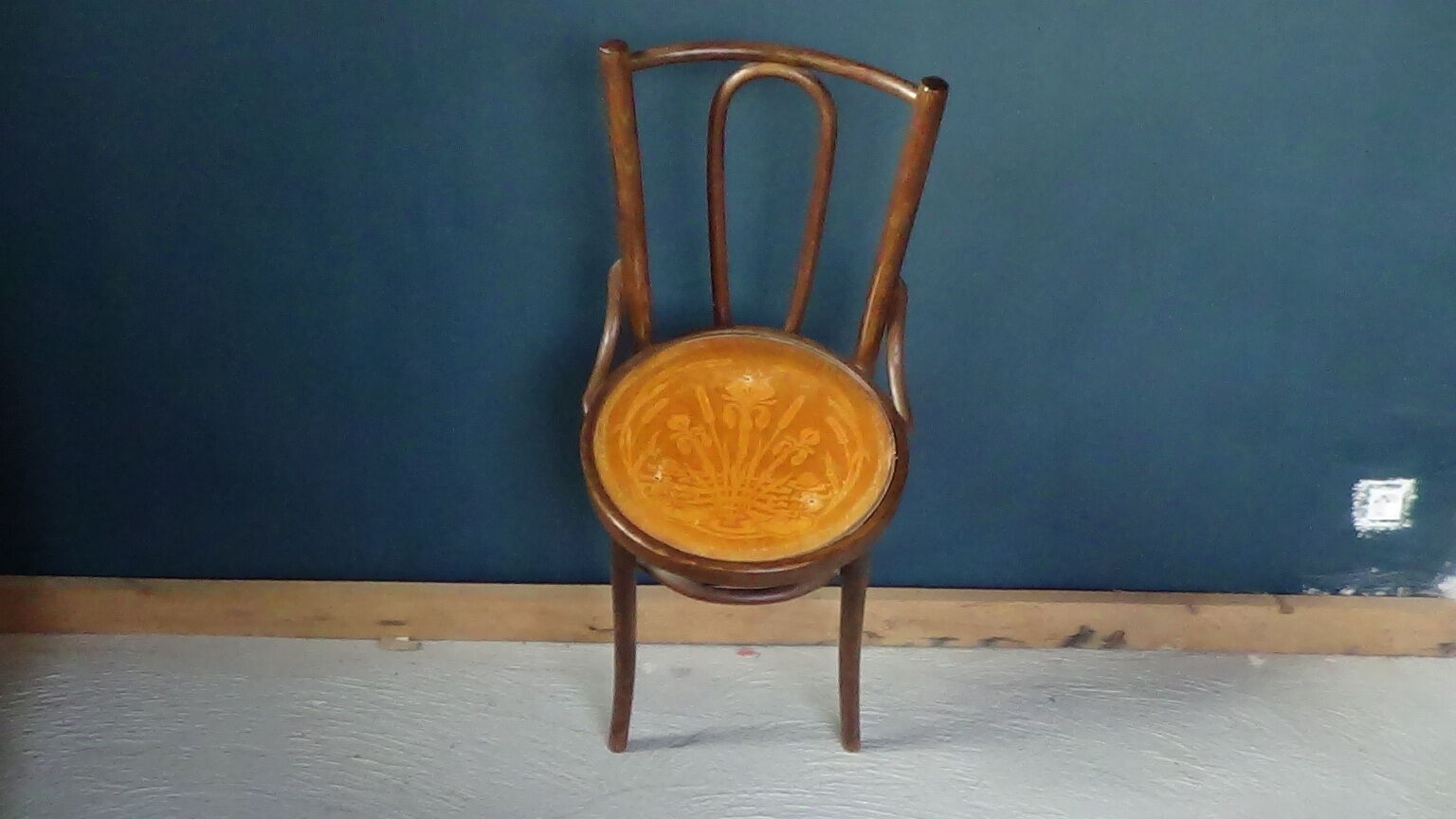 Bistro chair
