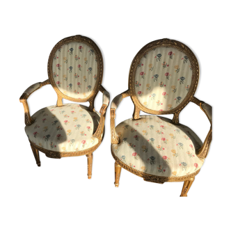 Chair style Louis XVI