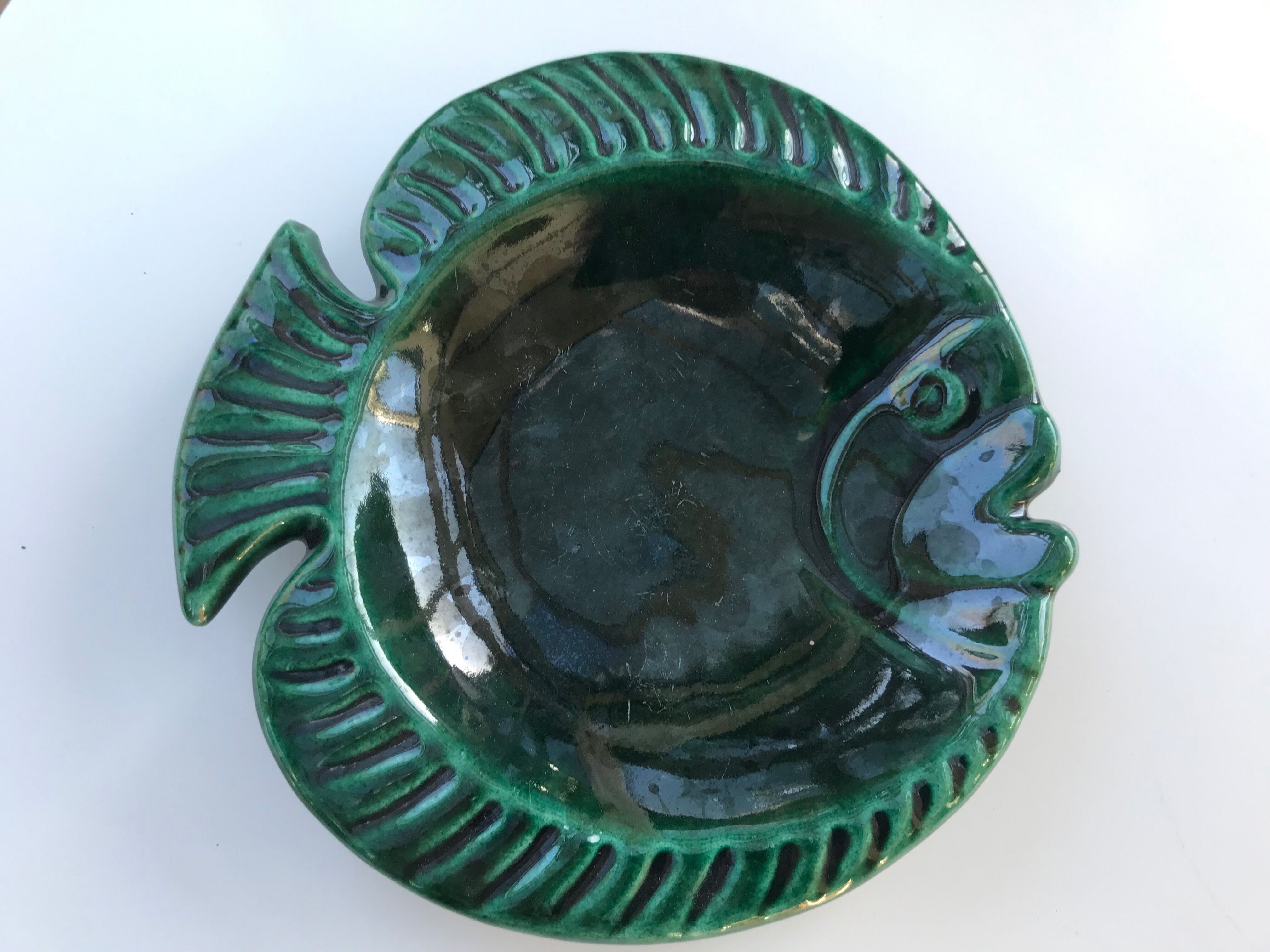 Three dishes fish shape