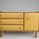 Vintage buffet/commode from the 50s-60s – Wood and mustard faux leather fronts.