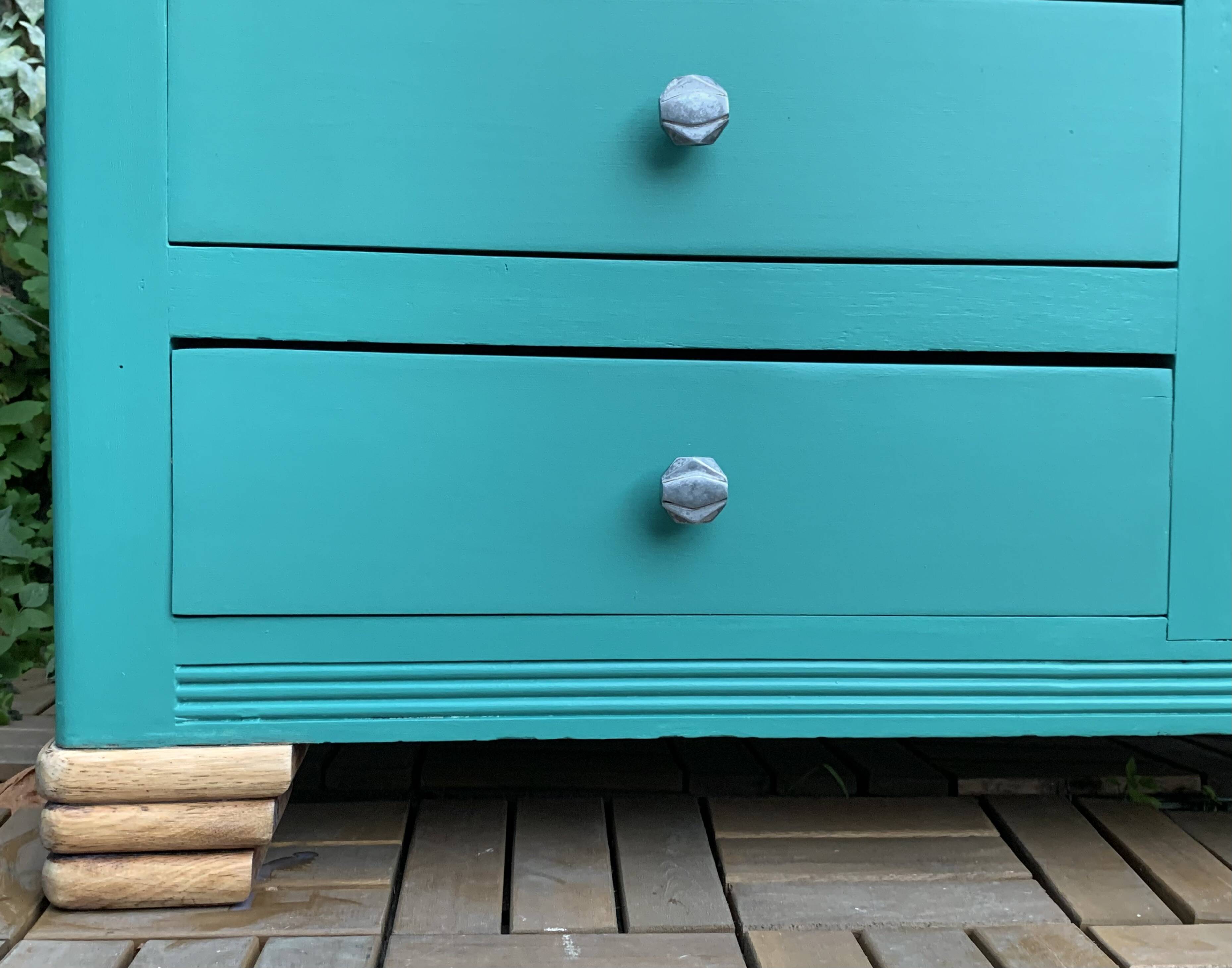 Asymmetrical Parisian wardrobe 1930