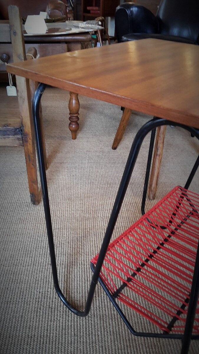 Table porte revue vintage scoubidou