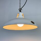 Lampe à suspension industrielle en émail blanc de Thorlux, années 1960