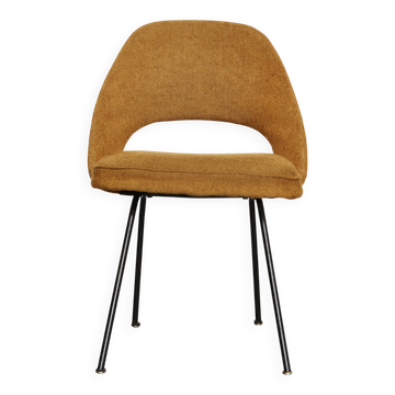 Eero Saarinen Conference Chair No.72 for Knoll International