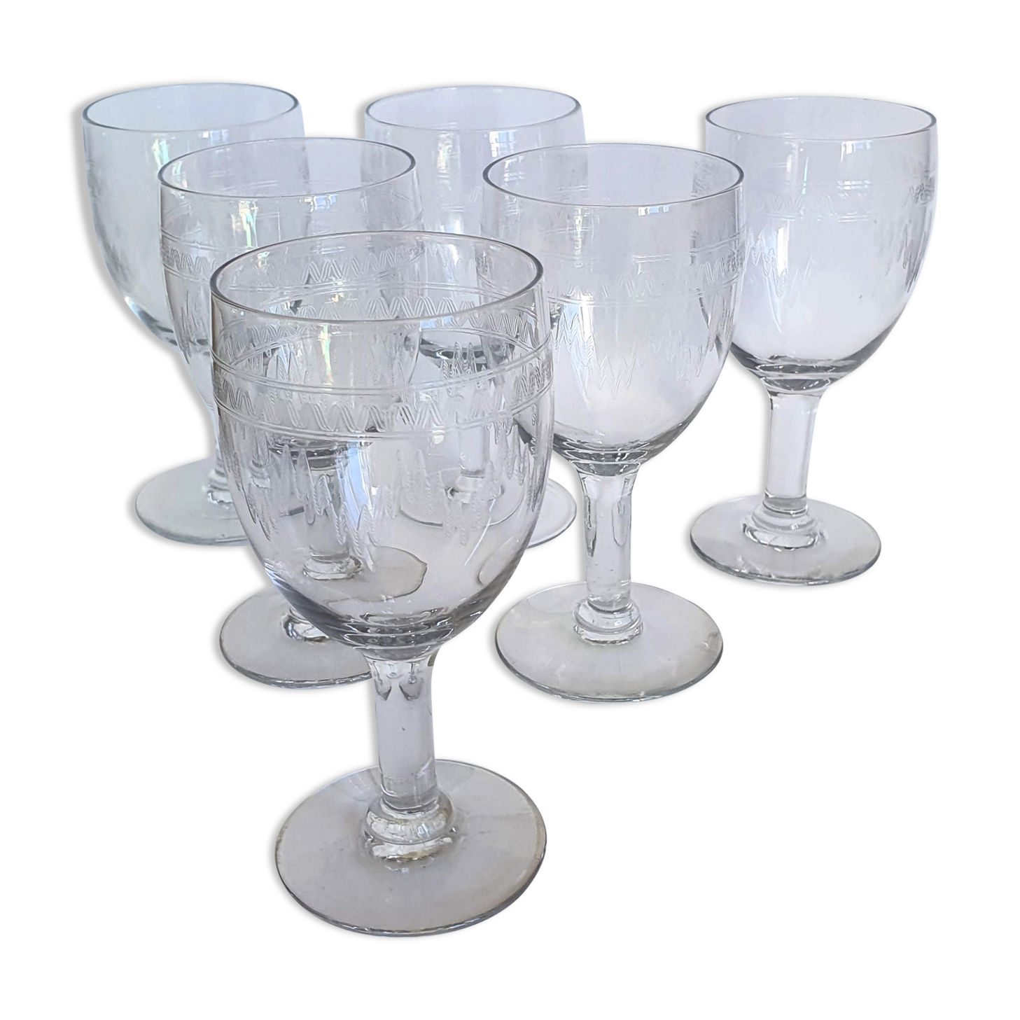 Engraved glass wine glasses