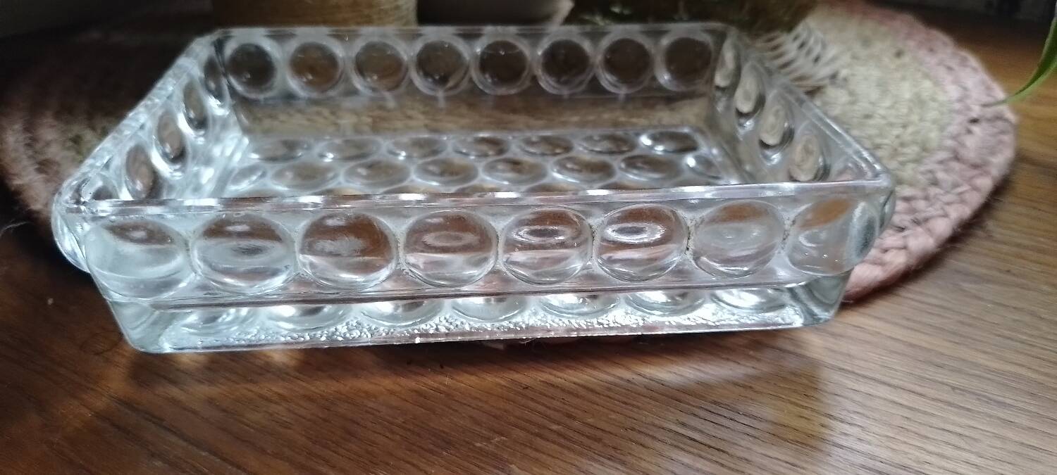 Glass pocket emptier