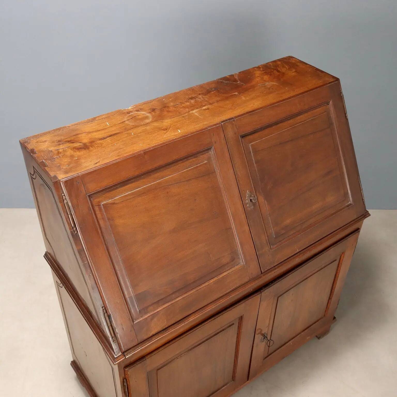 Antique walnut sideboard with pine drawers, Italy, 19th century.