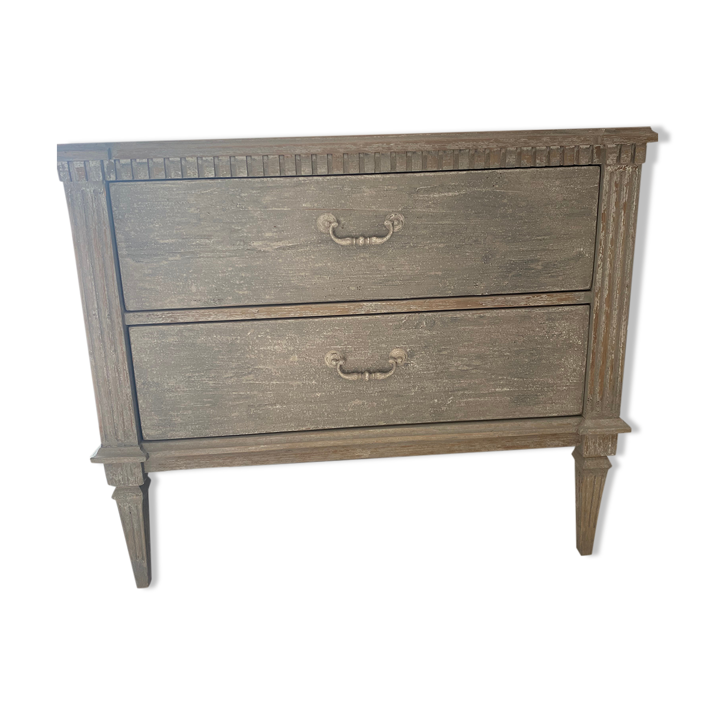 Loaf chest of drawers