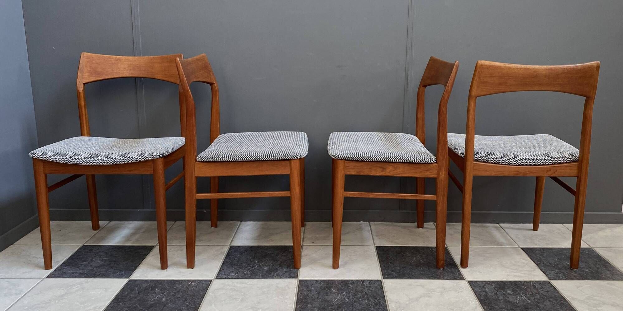 set of 6 teak dining chairs by Henning Kjaernulf 1960s