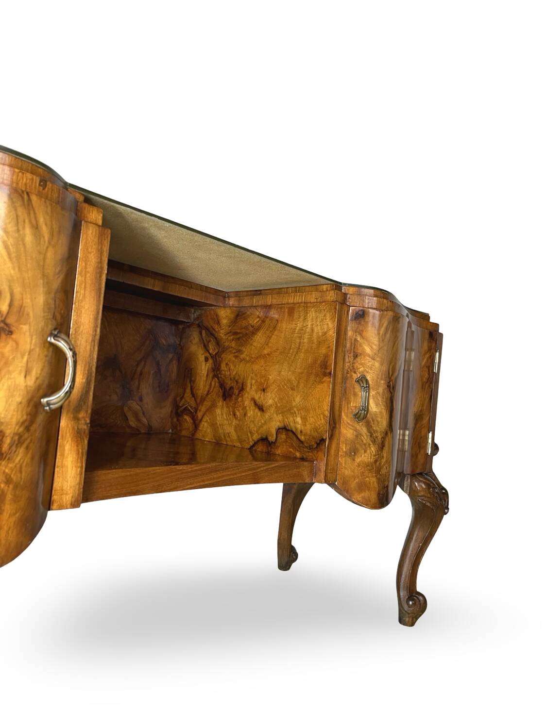 Italian console/petinuse from the 1930s