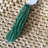 Butter dish in barbotine leaf and its knife