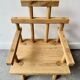 Chaise en bois primitive pour enfant