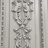 Armoire 3 portes, 3 tiroirs de style Louis XVI patiné