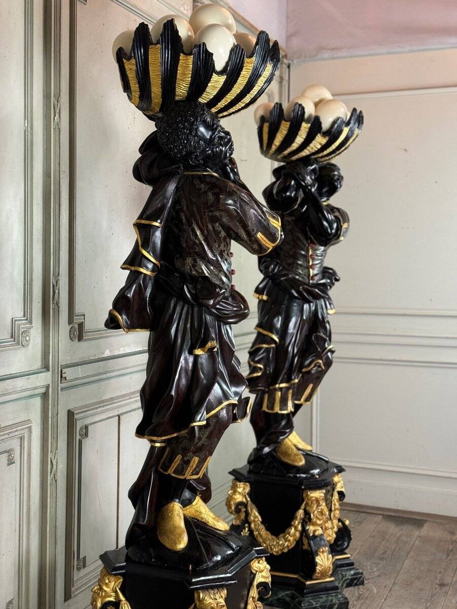 Pair of Moorish vasque holders, lacquered and gilded Venetian sculptures, circa 1880.