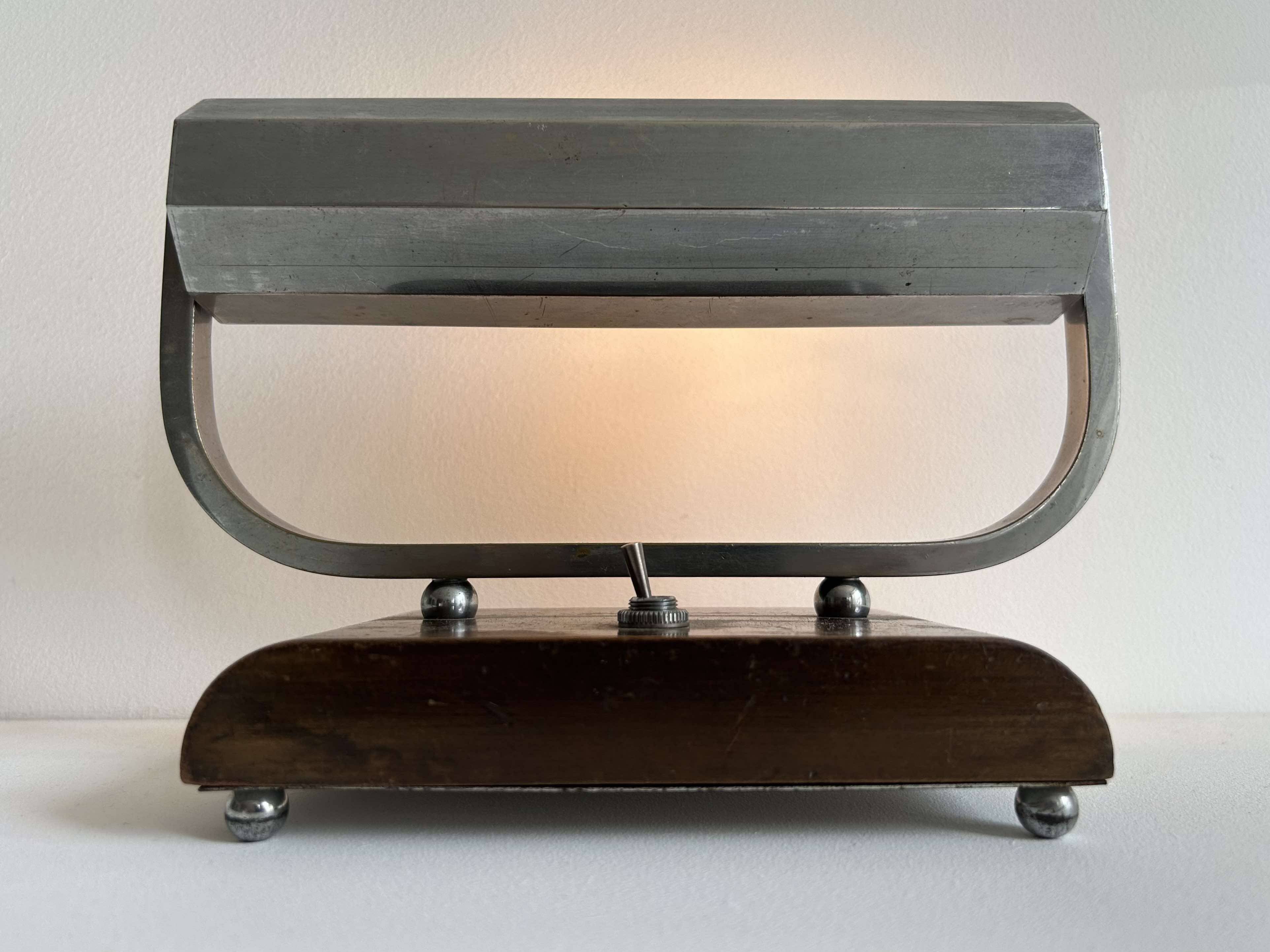 Modernist art deco desk lamp, chromed metal and wood, France 1930