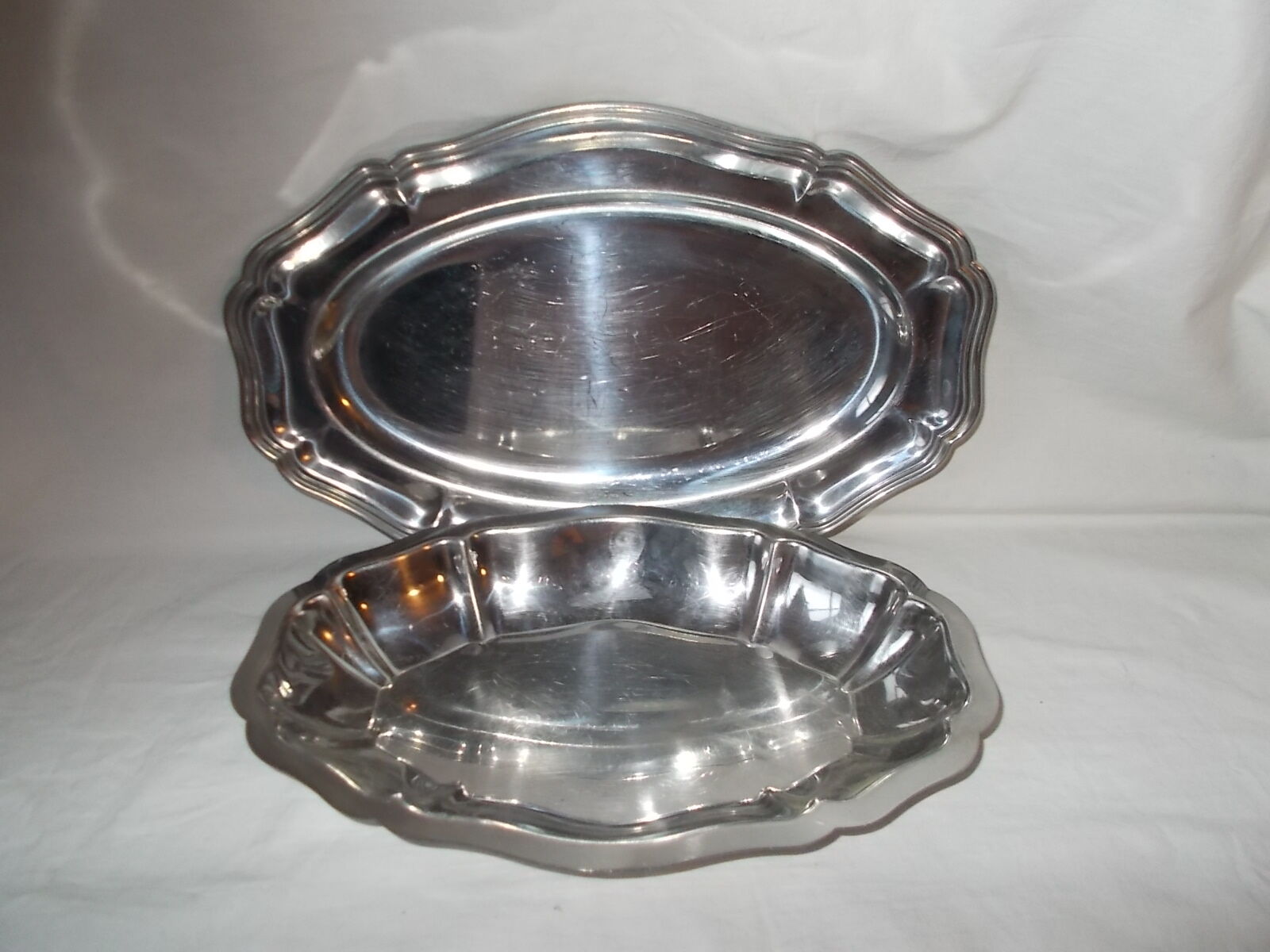 Lot of 2 oval stainless steel dishes