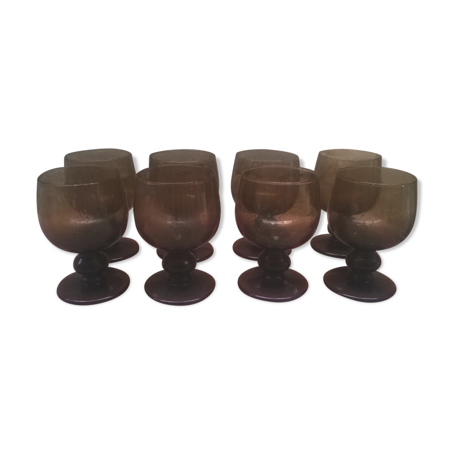 Set of eight glasses bulled on vintage foot
