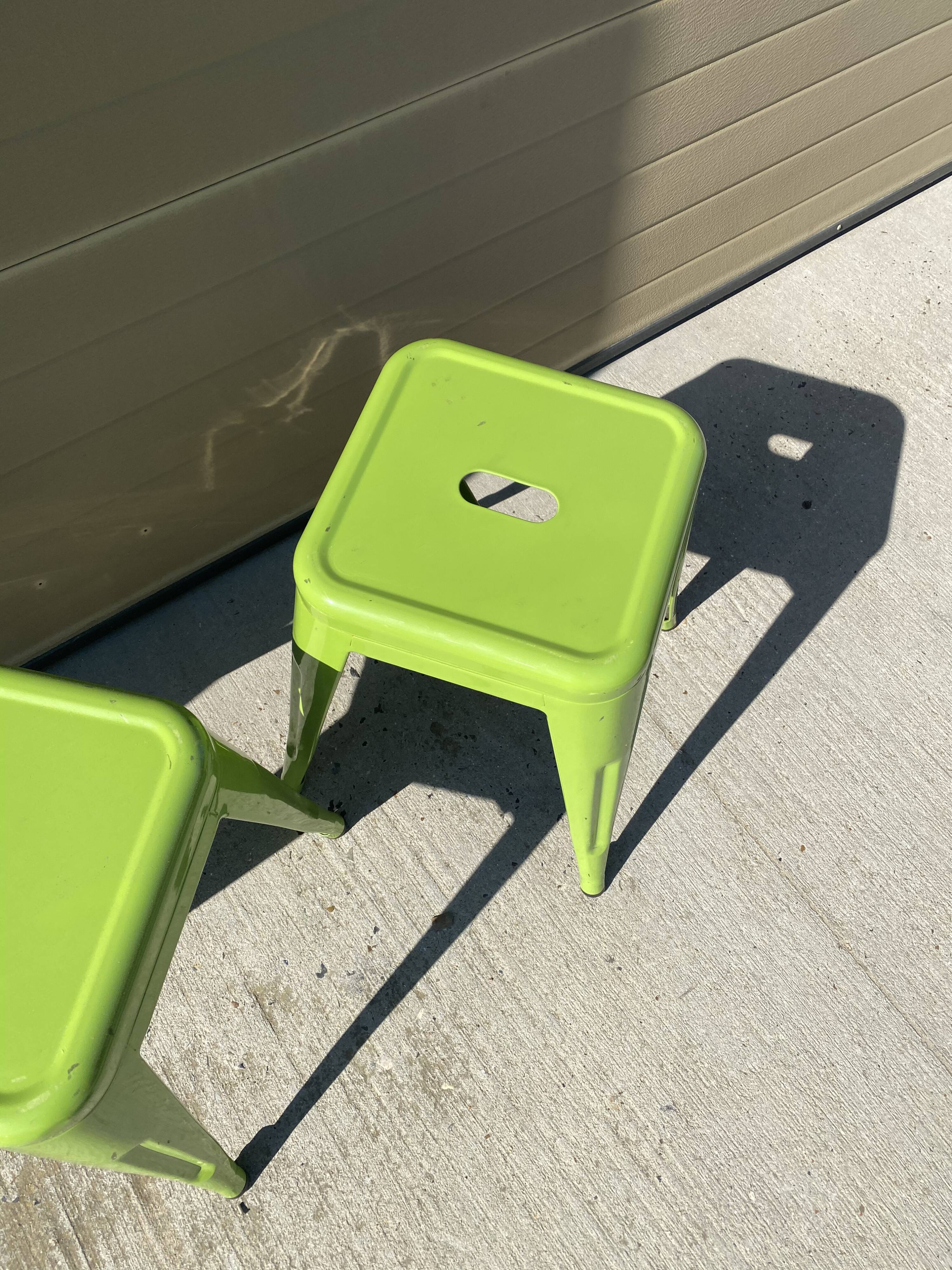 Green industrial tabouret