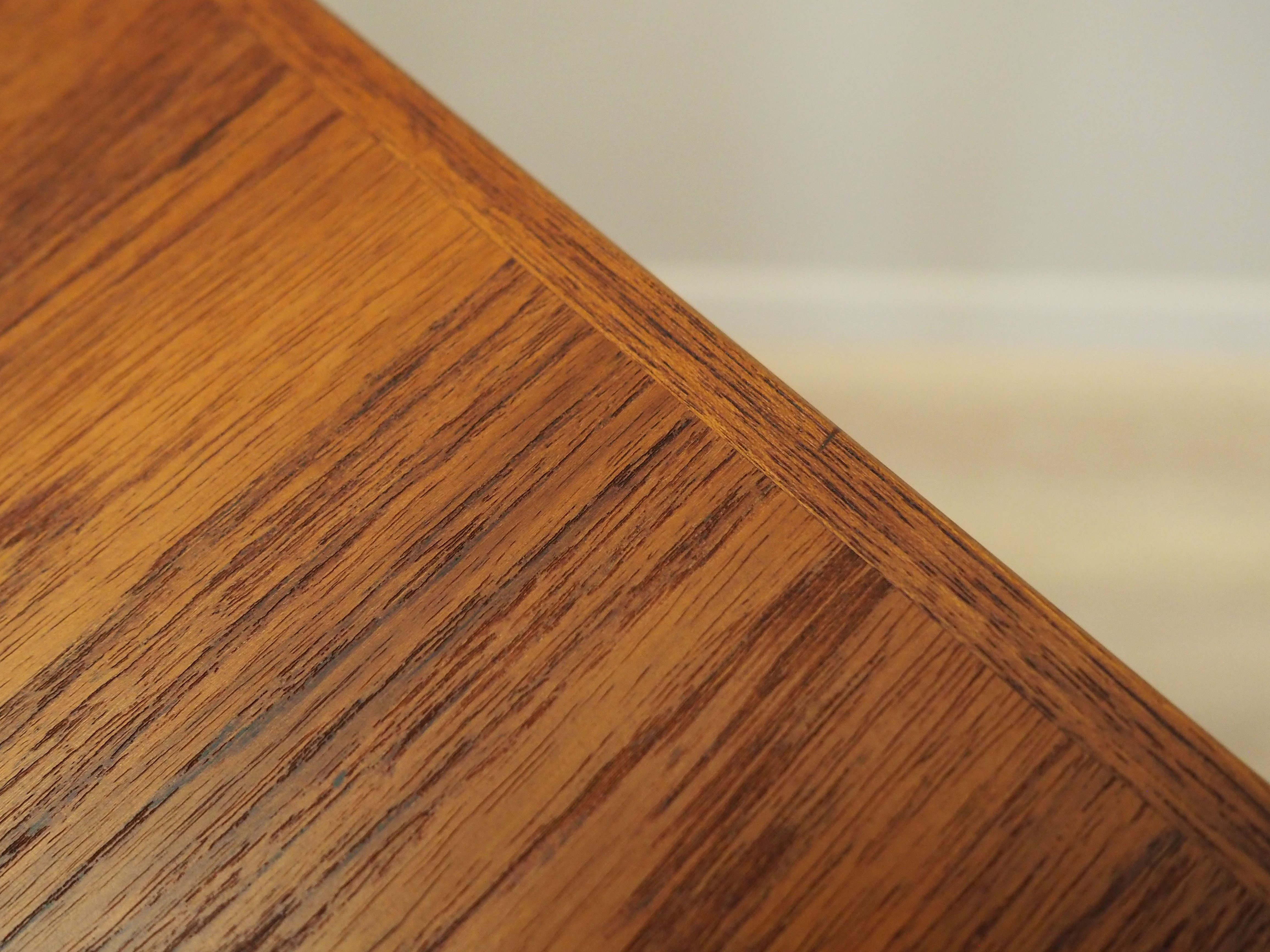 Table en teck, design danois, années 60, fabriquée au Danemark