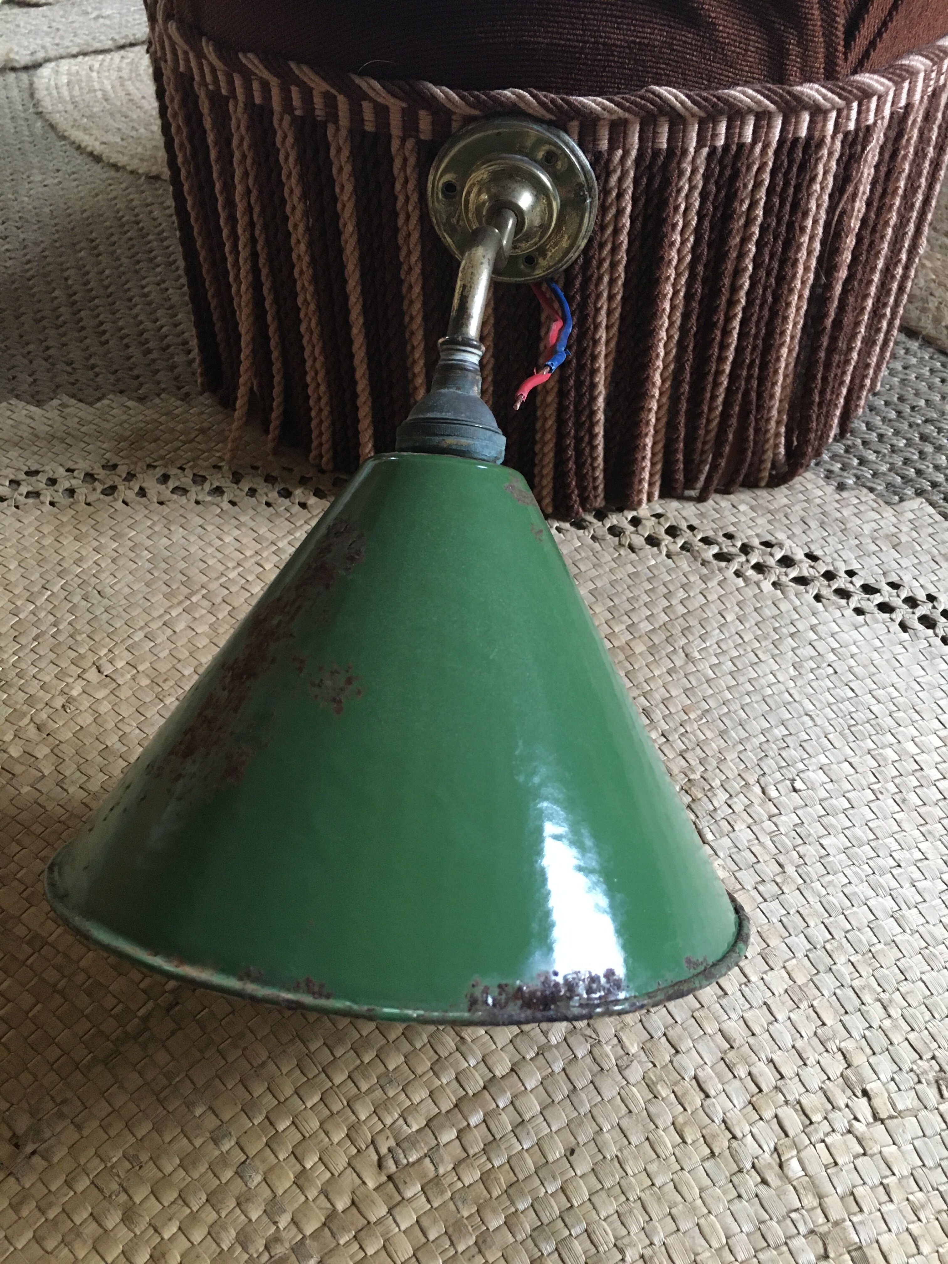 Enamelled sheet metal wall light