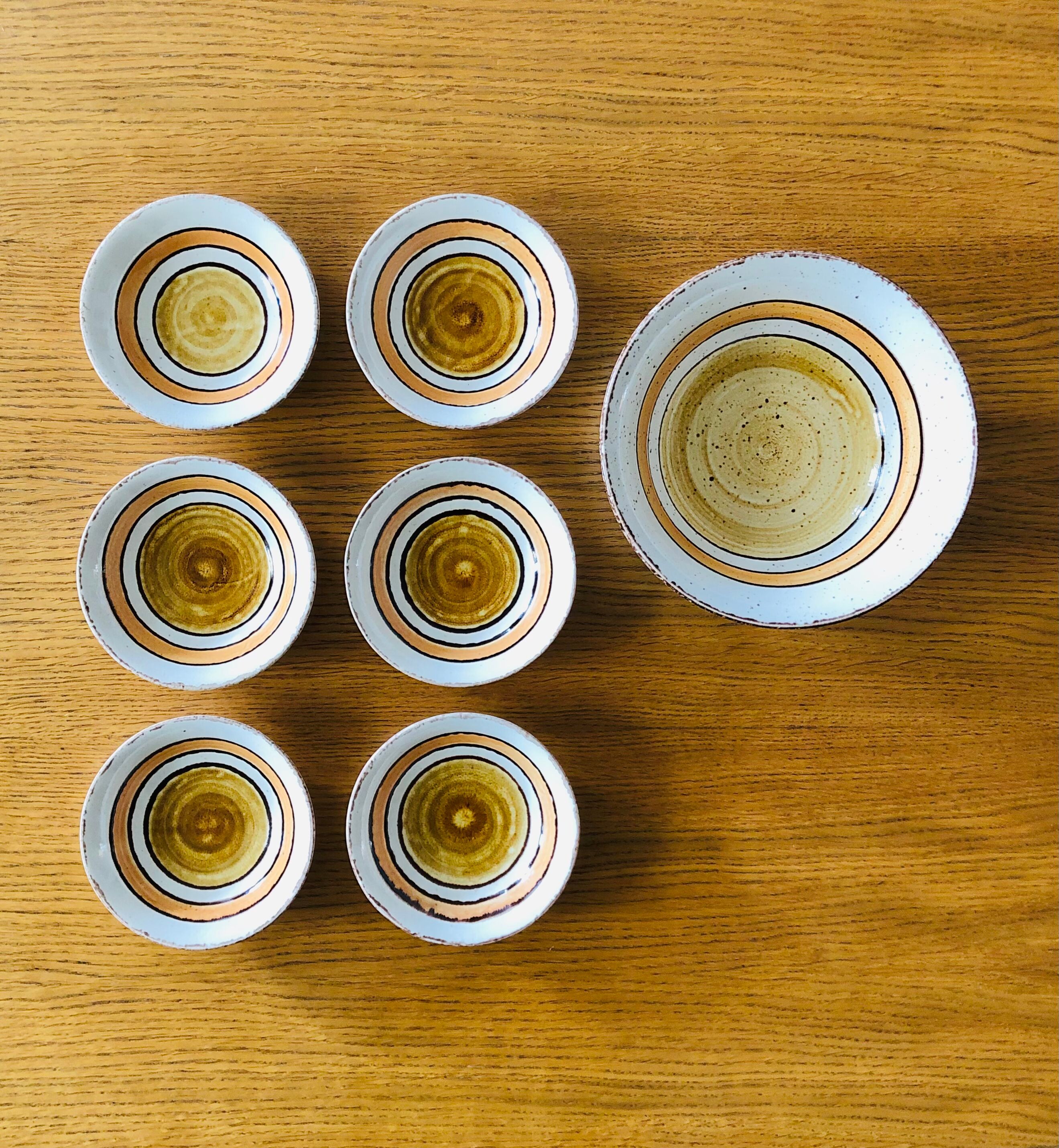 Salad bowl and 6 ceramic cups from Gien