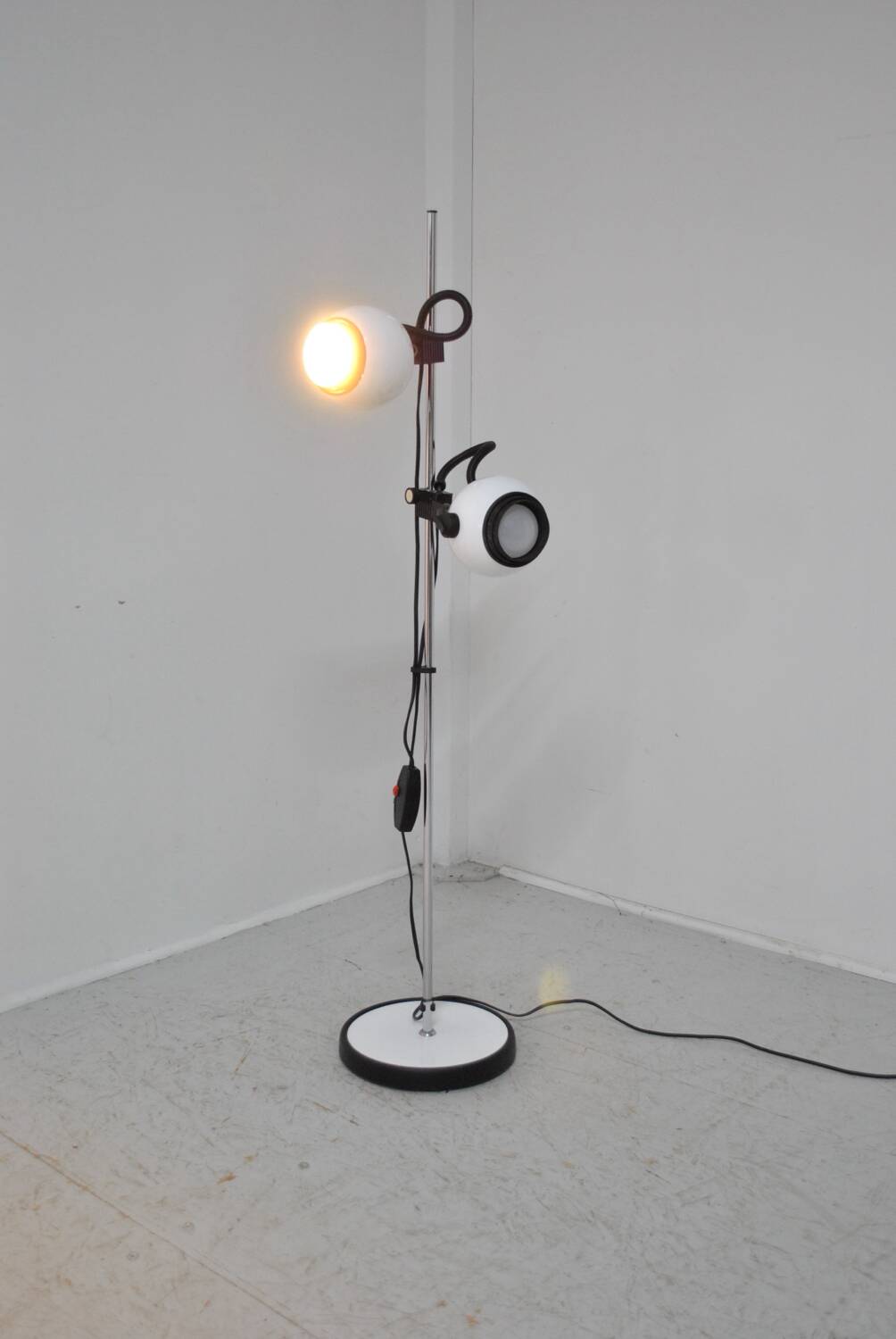 2-spot floor lamp 1970