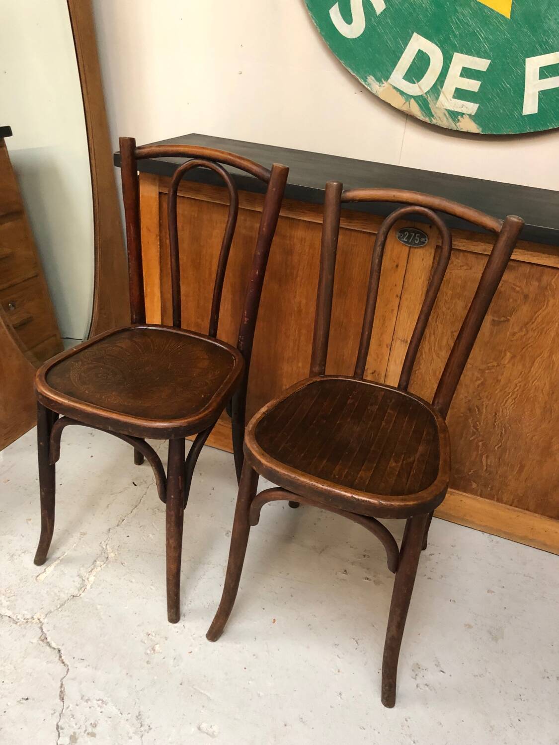 Anciennes chaises bistrot bois courbe