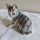 Figurine, Cat statuette, in old 20th century enameled ceramic. Animal figurine, vintage feline