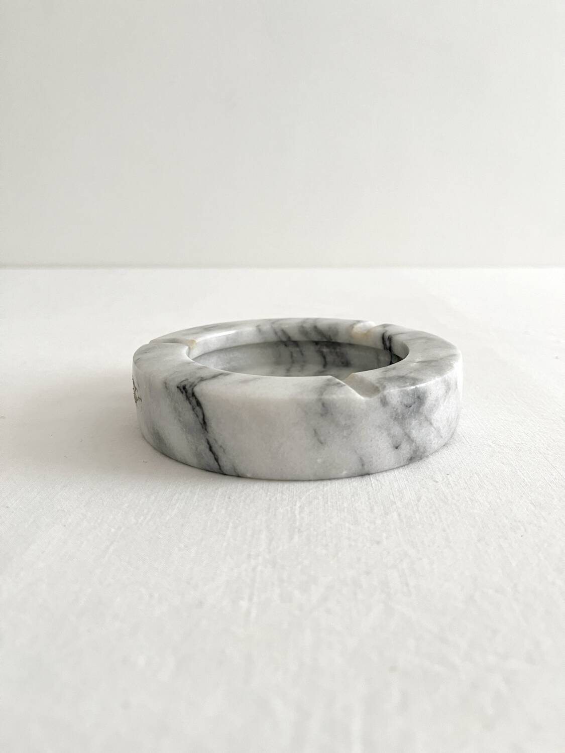 Cendrier rond en marbre gris vintage