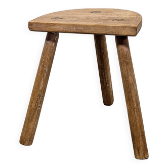Tripod cowherd stool