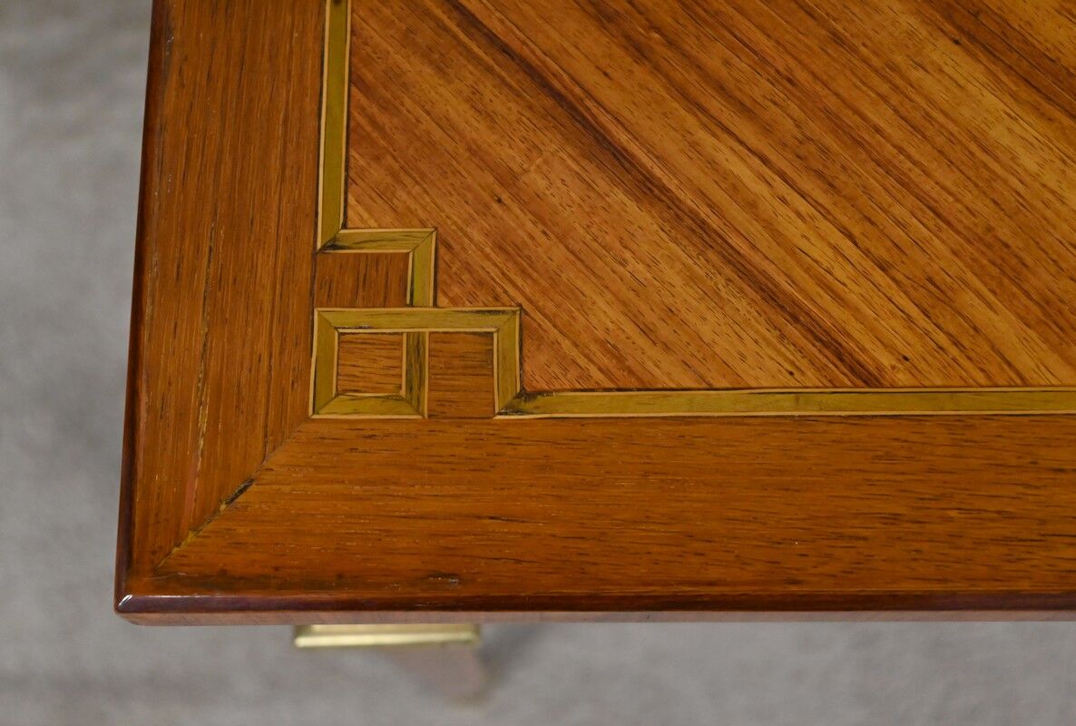 Small desk table in rosewood and rosewood marquetry, Louis XVI style – early 20th century.