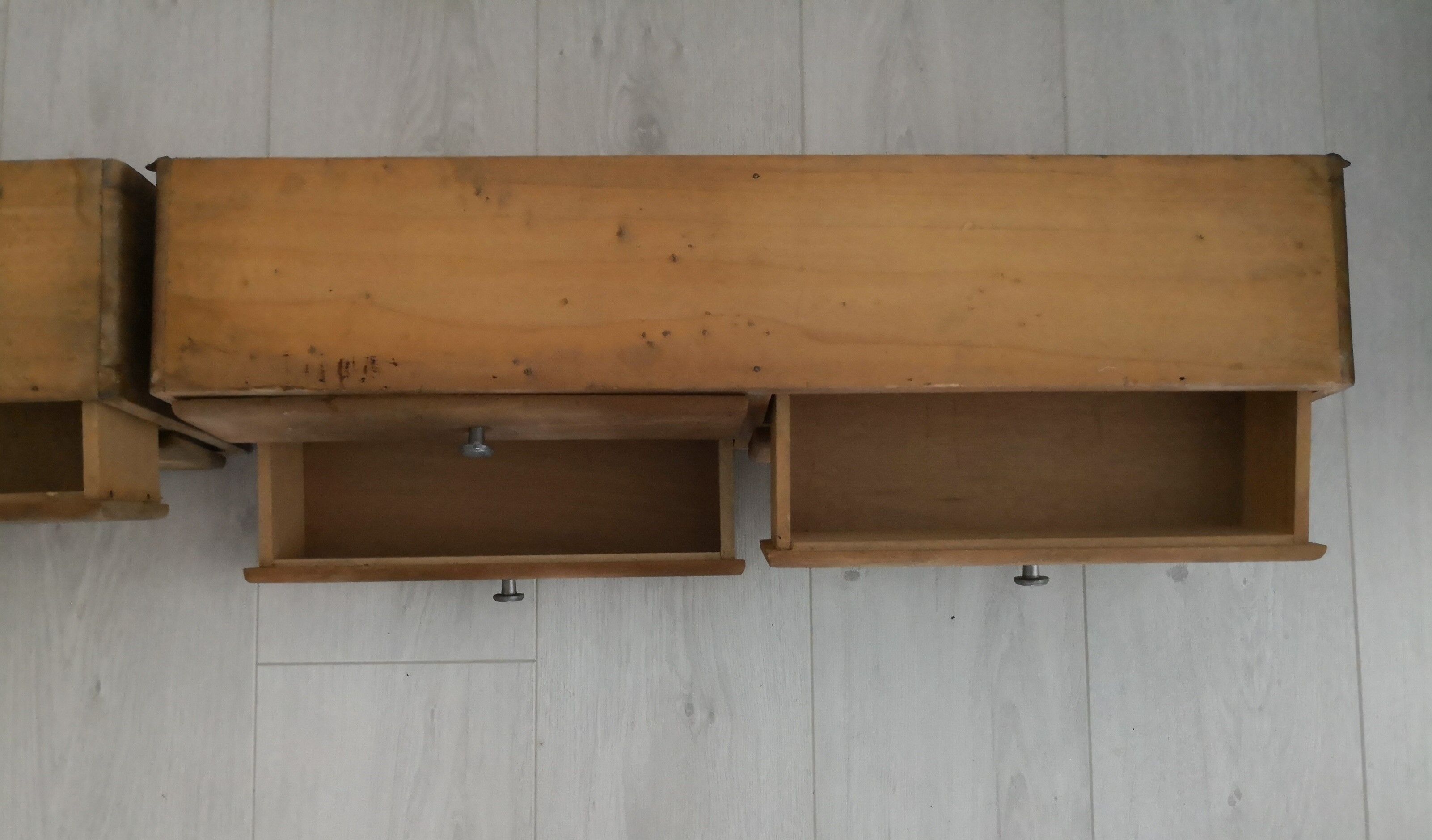 Paire d'étagères blocs tiroirs en bois brut