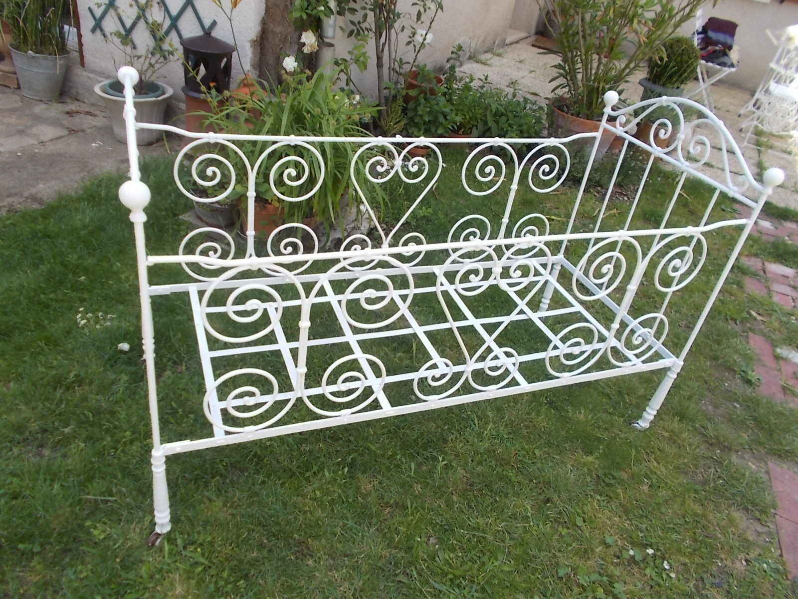 Wrought iron bed