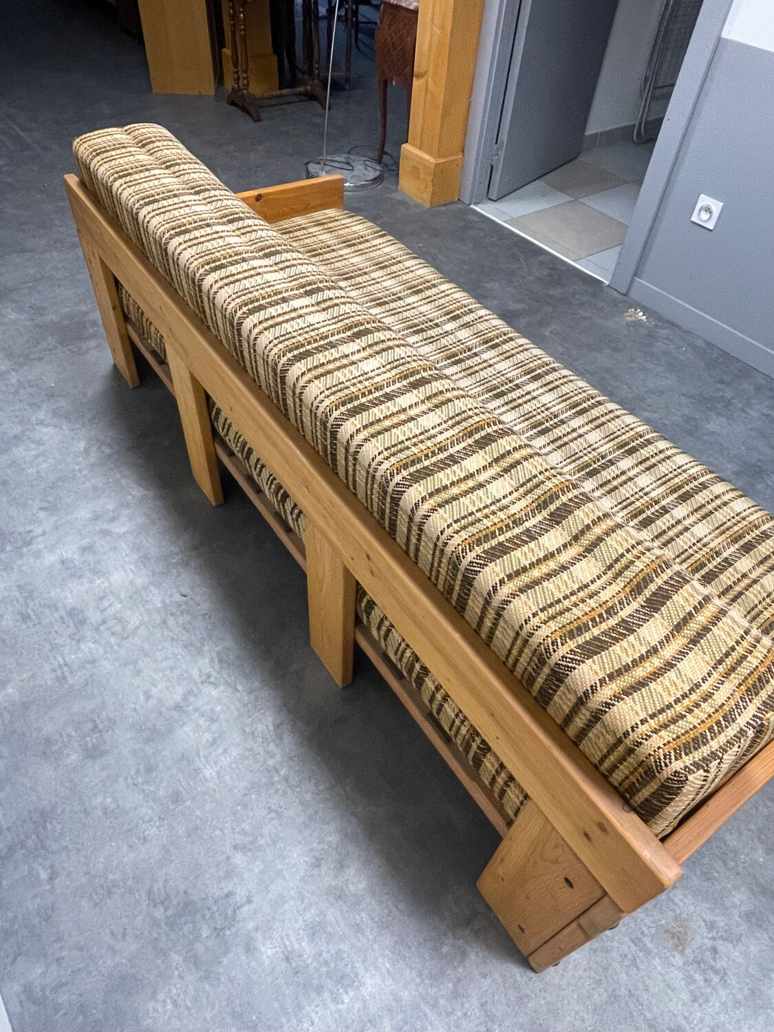 Brutalist/modernist convertible sofa in solid wood neither