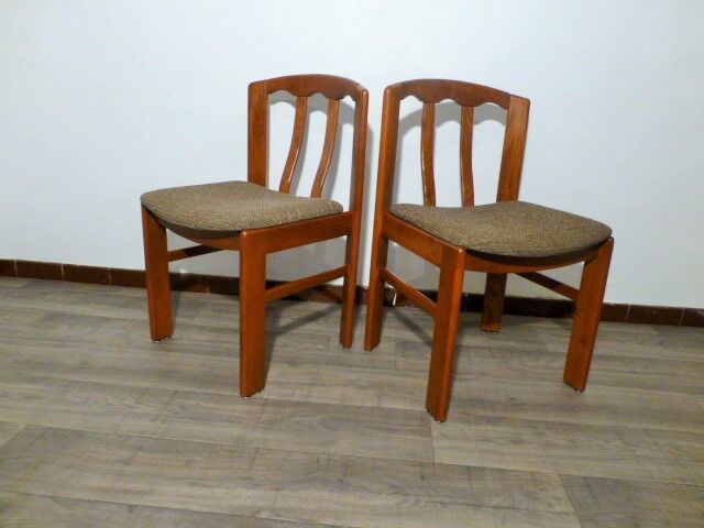 4 vintage wooden chairs