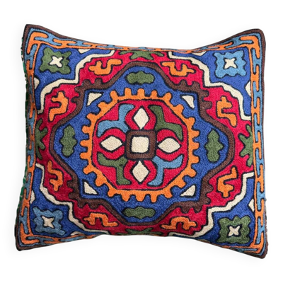 Housse de coussin brodée main en laine,  motif géométrique tribal 40 x 40