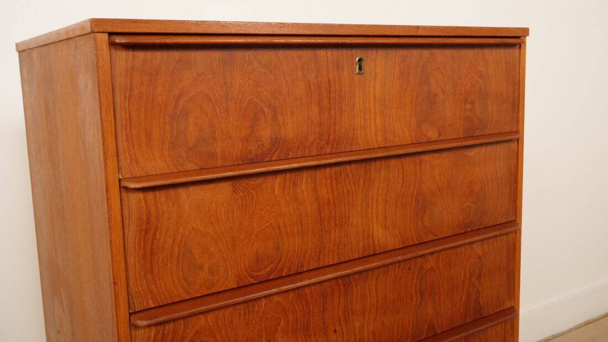 Vintage Danish chest of drawers | Teak | 6 drawers | 105 cm