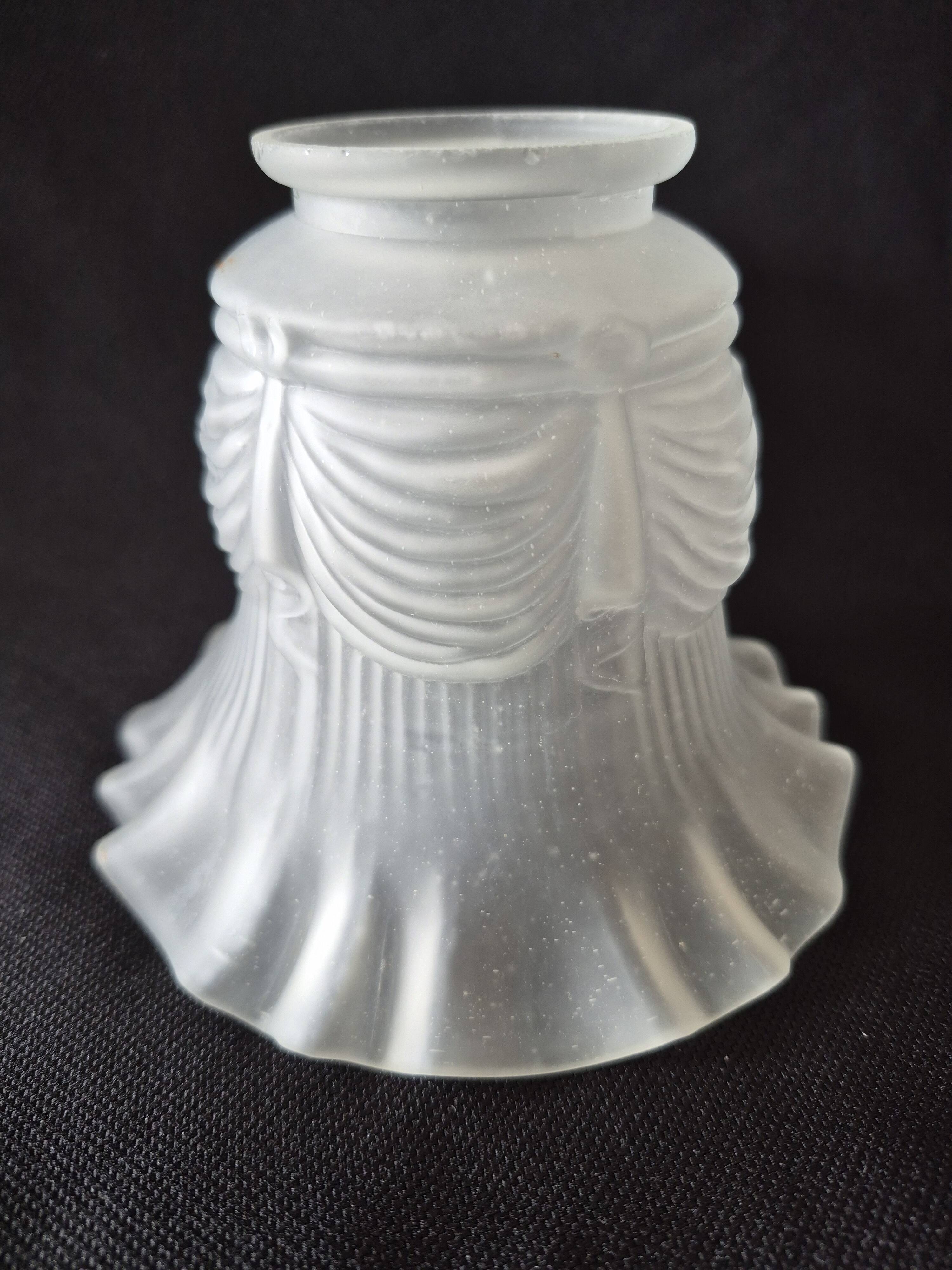 Antique tulip lampshade in satin glass Art Deco A 608
