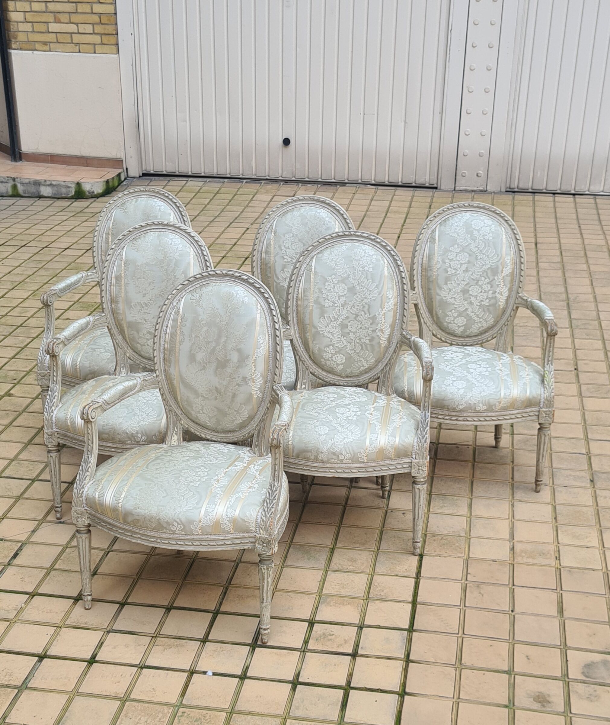 Suite de 6 fauteuils époque Louis XVI , vers 1785