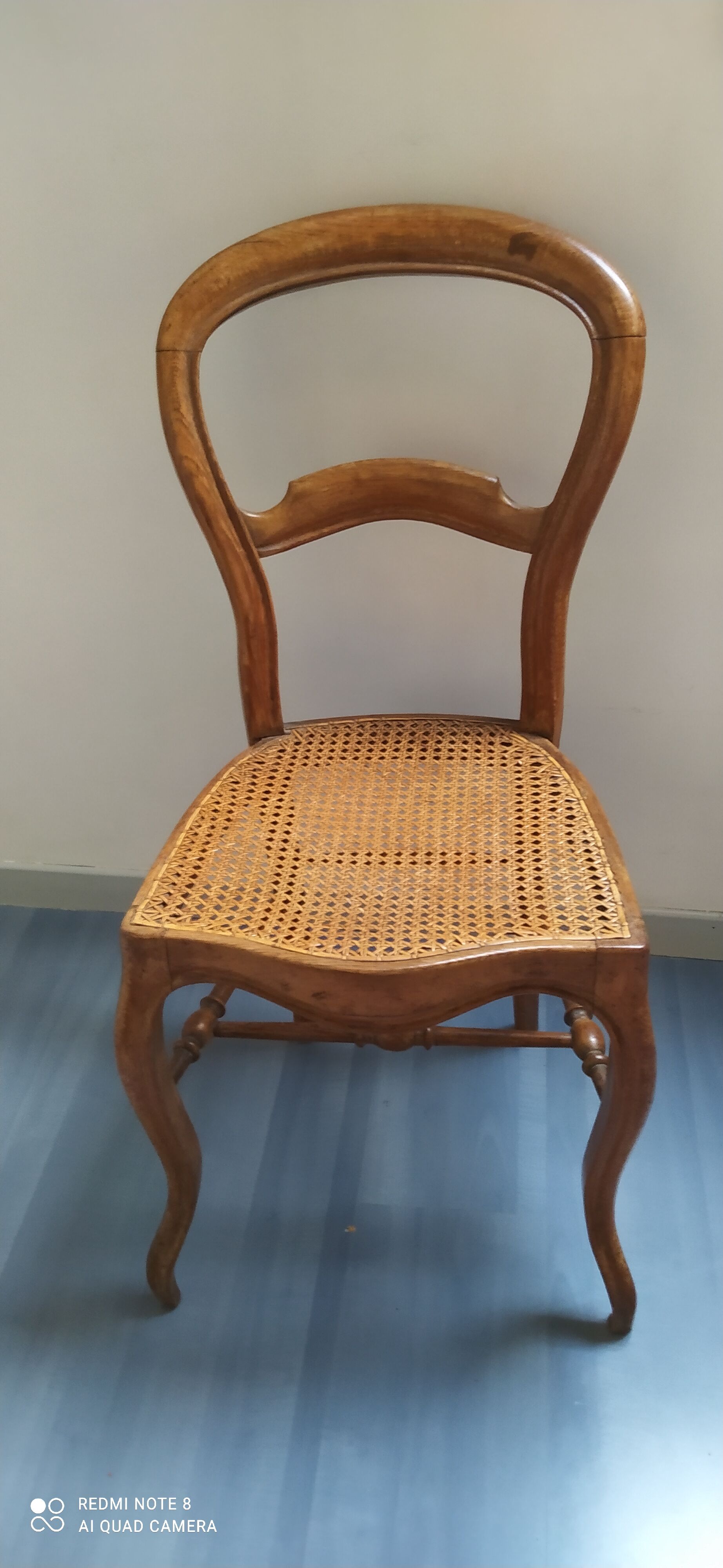 Chaise cannée ancienne