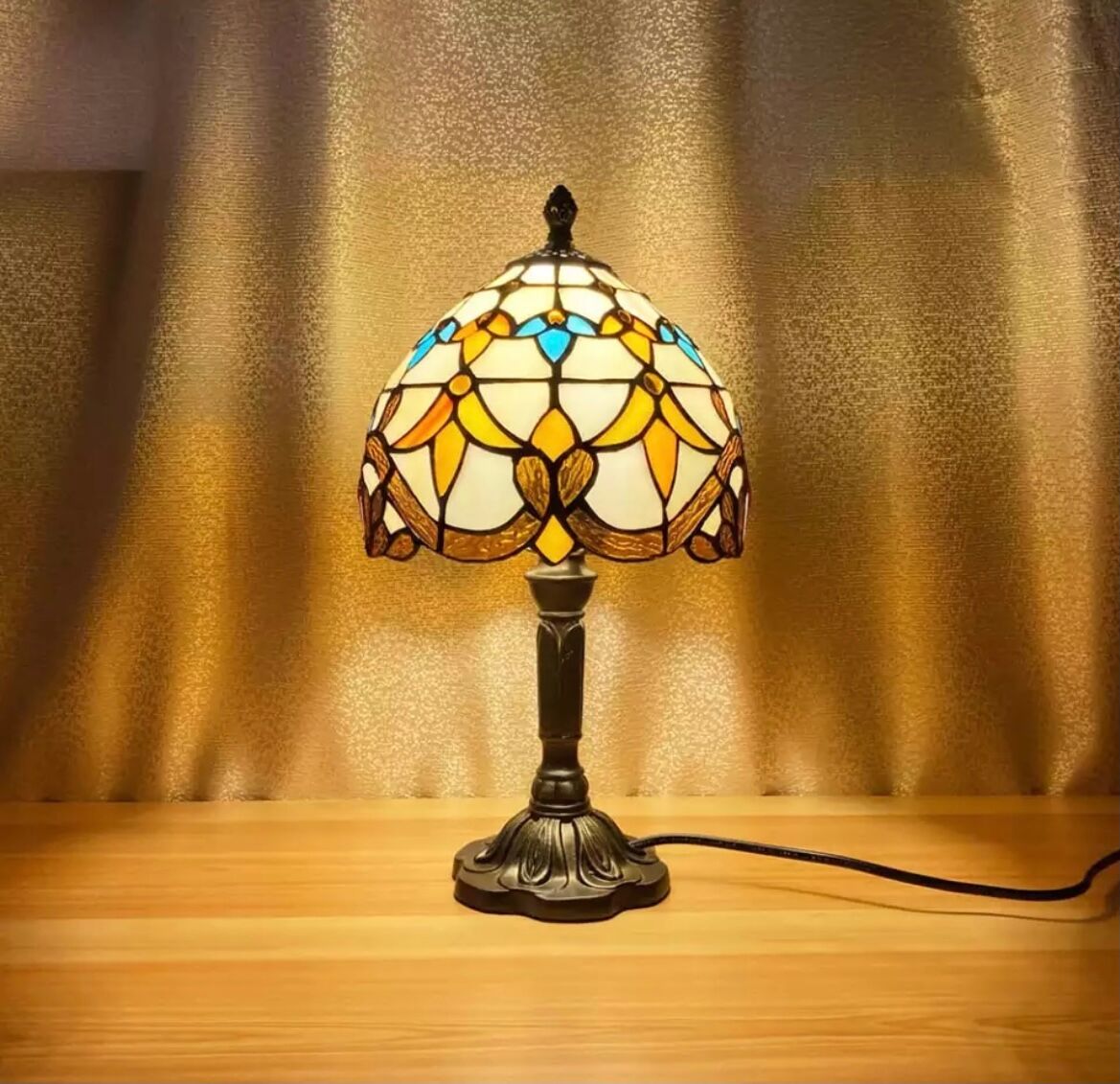 Tiffany vintage style lamp