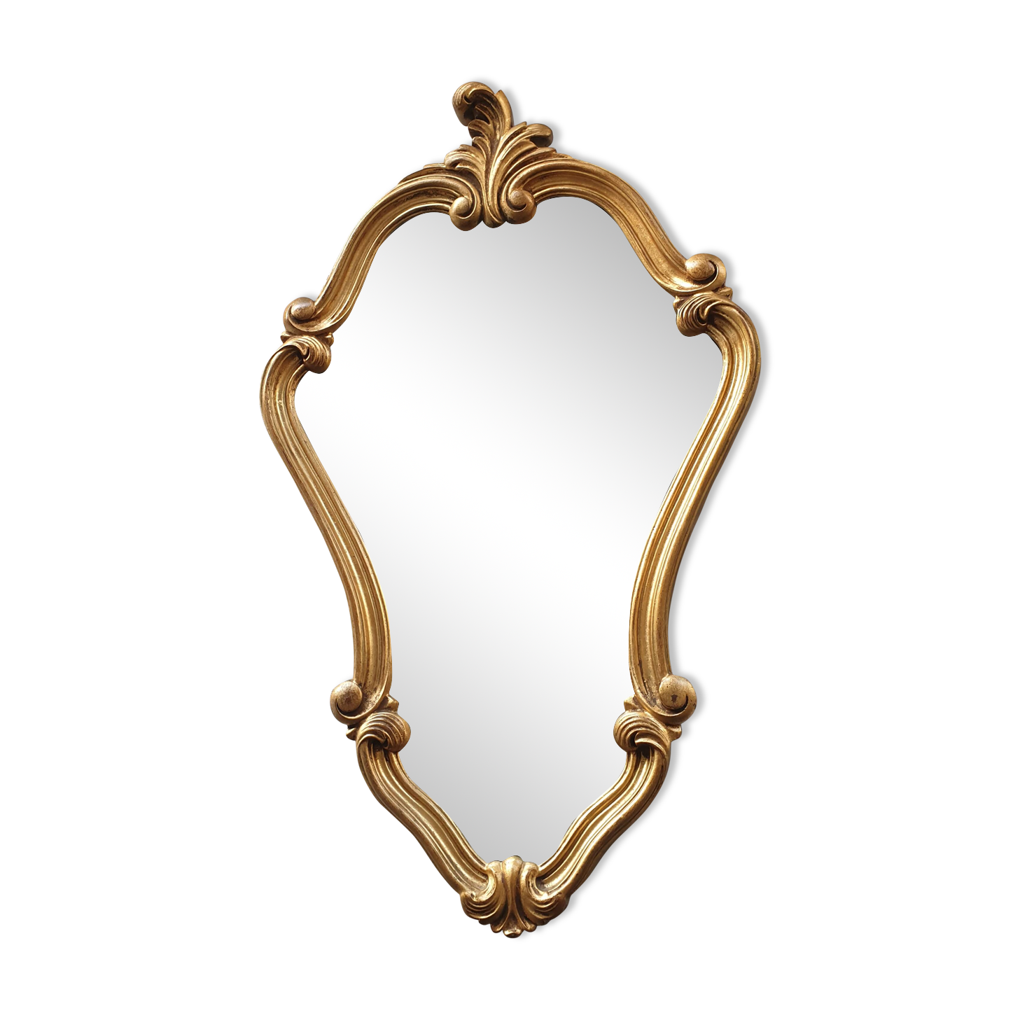 Rocaille mirror in gilded carved wood