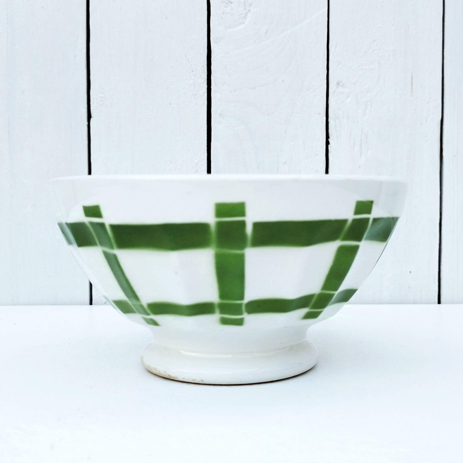 Large earthenware bowl with vintage green geometric decor