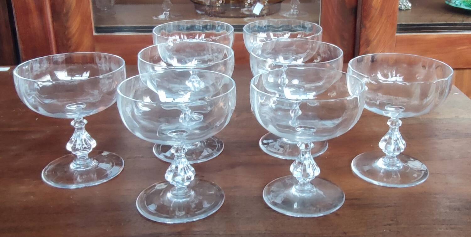 Set of 8 large crystal champagne glasses
