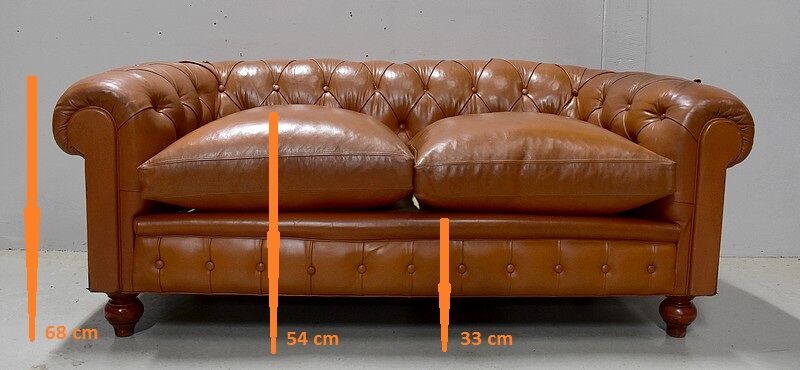 Chesterfield padded leather sofa - late 19th century