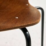 Chaise en teck avec tablette écritoire