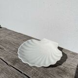 White porcelain shell bowl